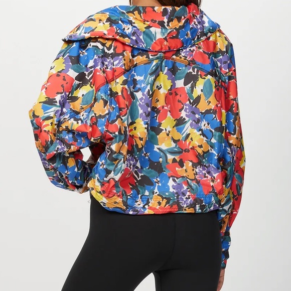Beach Riot - Erica Jacket In Buttercup Floral - Picture 7 of 15